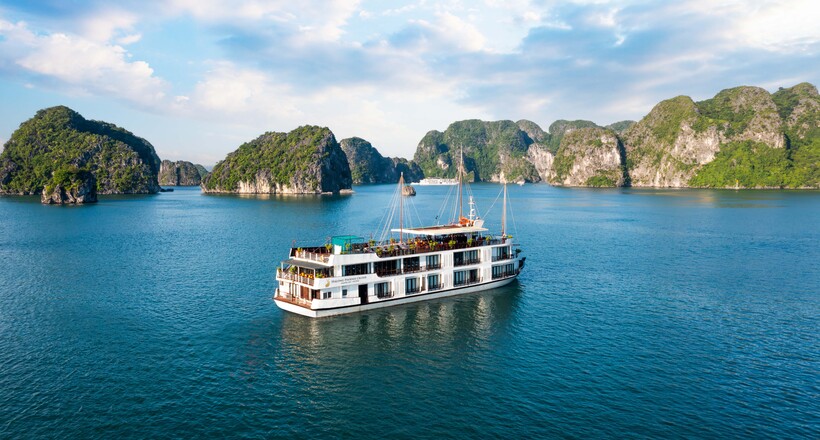 Halong Phoenix Cruise